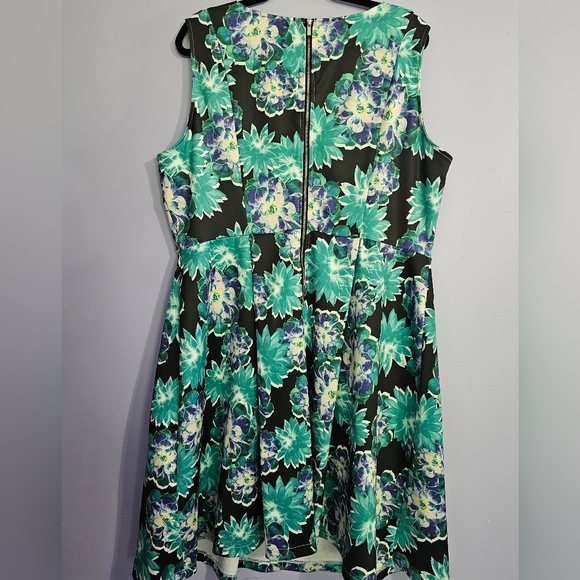 Like New Modamix Lined Floral Dress Size 18W Black, Green, Purple - Picture 5 of 9